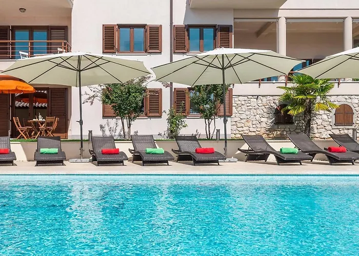 E&t With A Beautiful Pool Rabac