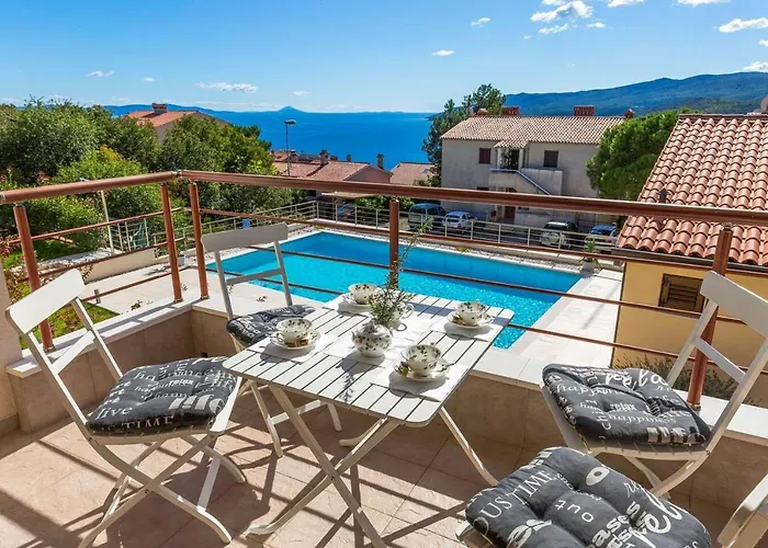 Appartamento E&t With A Beautiful Pool Rabac
