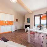 E&t With A Beautiful Pool Apartament Rabac