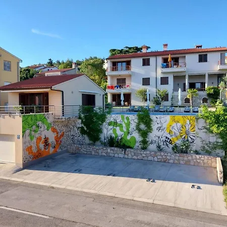E&t With A Beautiful Pool Appartement *