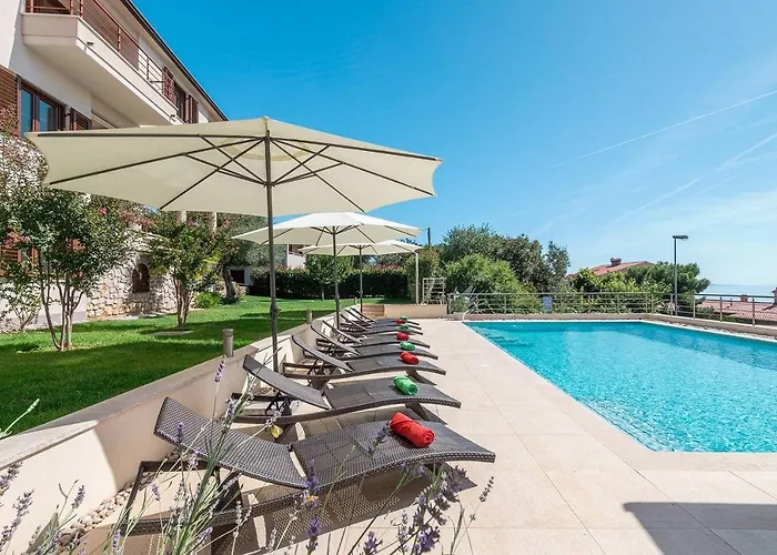 E&t With A Beautiful Pool Lägenhet